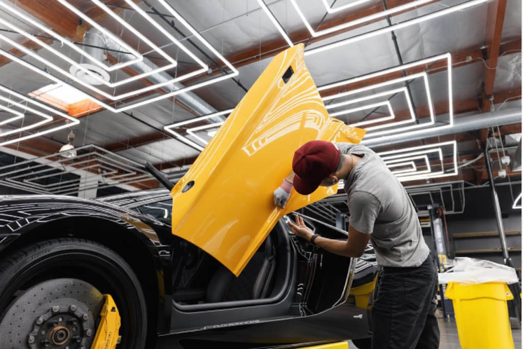 هل تجليد السيارة يحمي الطلاء؟